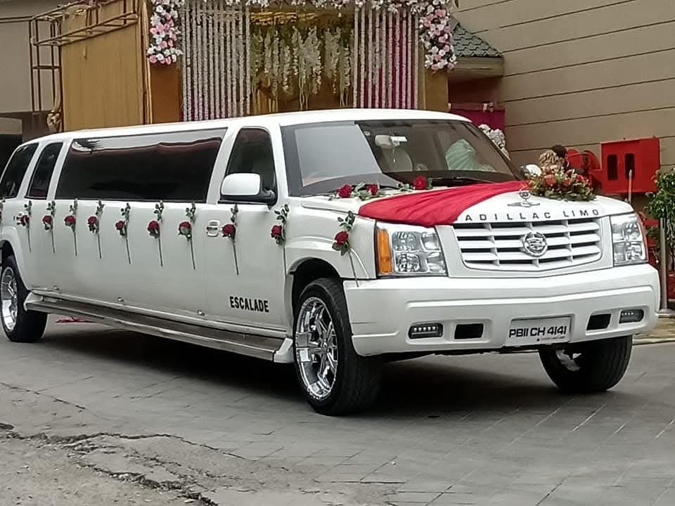 Stretch Limousine luxury wedding car for a grand bridal arrival